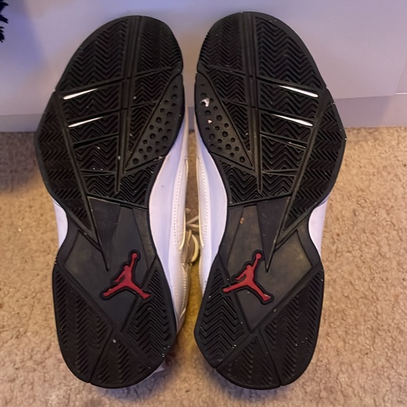 white jordan’s - Picture 3 of 3
